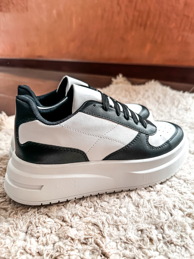 Boston New Cut Black & White Sneakers