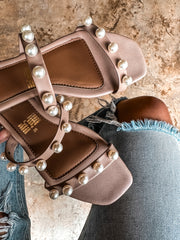 Double Pearls Nude Sandals