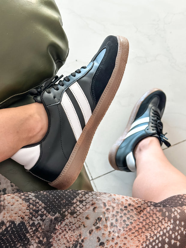 Sporty White Stripes Black Sneakers