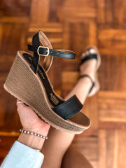 Hampton Black Platform