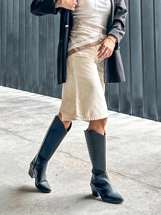 Curl Black Boots