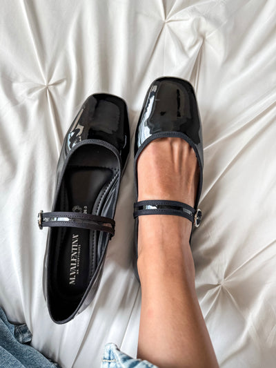 Mary Jane Charol Negro Flats