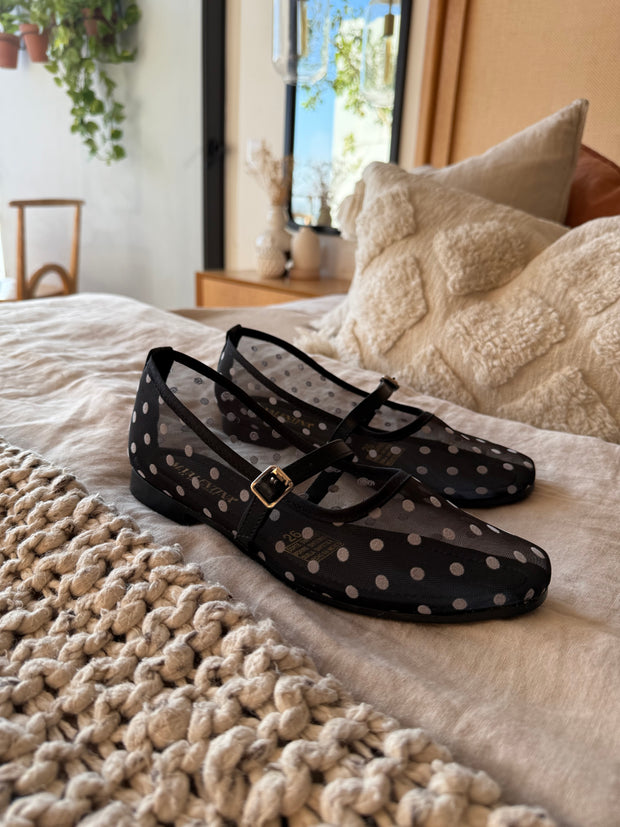 Black Dots Flats