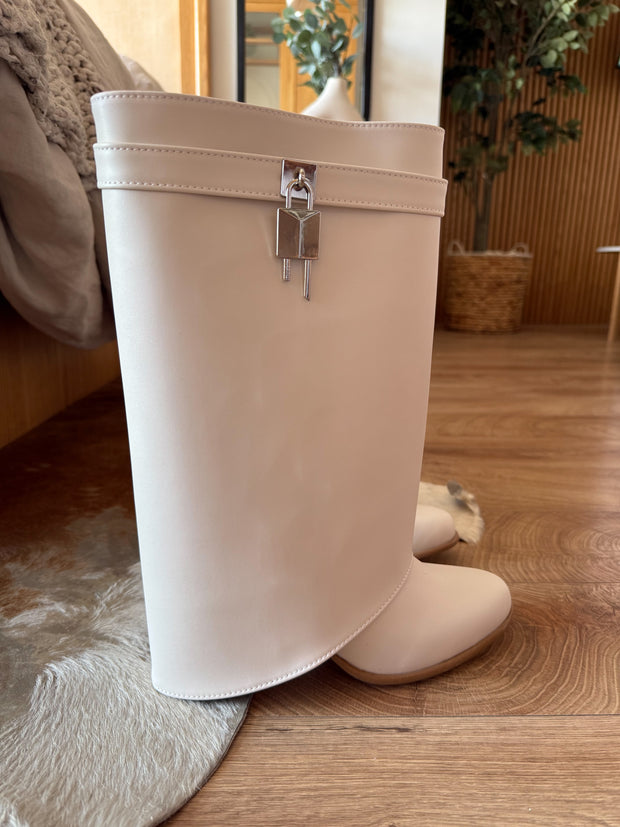 Short Belt Padlock Ivory