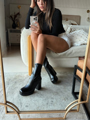 Sedona Short Lisa Black Boots