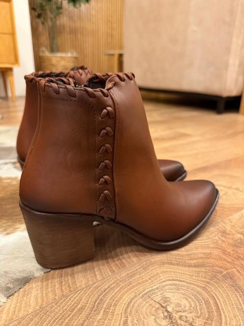 Routs Short Camel Boots