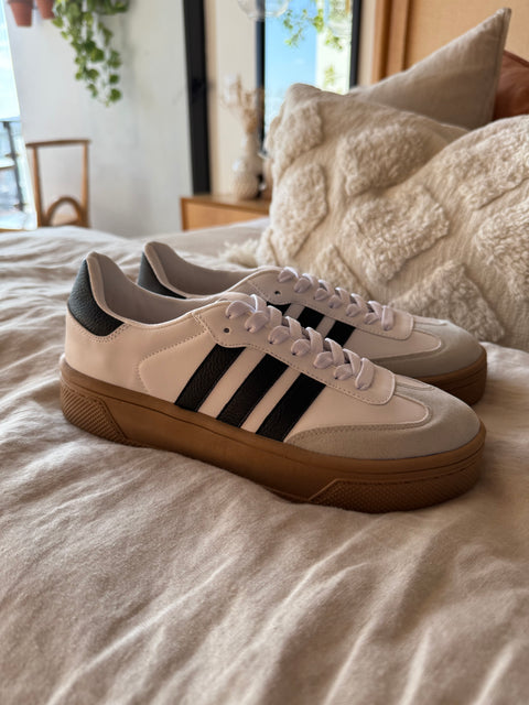 Milan White Clásicos Sneakers