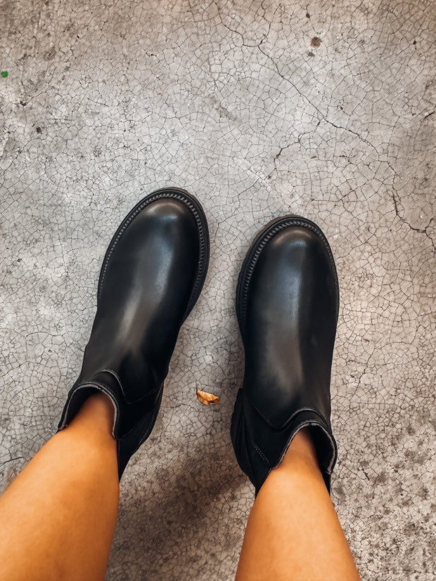 Harlem Simple Black Boots