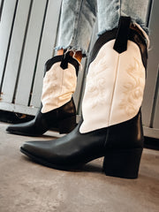Santa Fe Short Ice & Black Boots