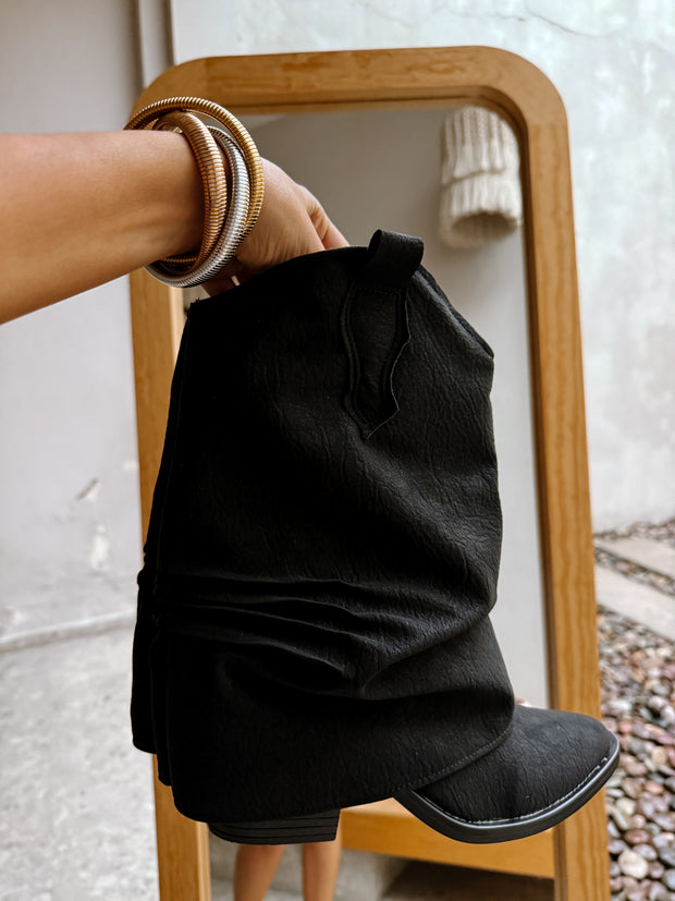 Old Hood Black Boots