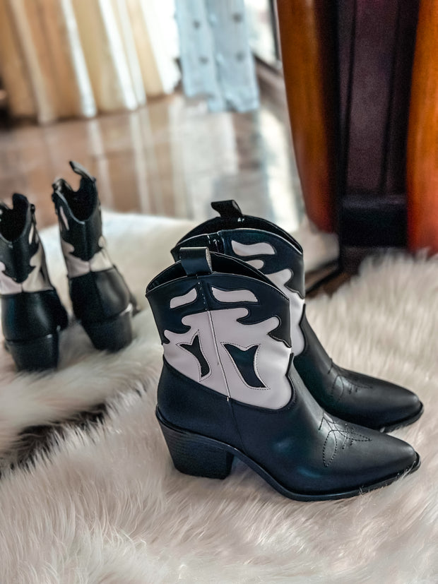 Luna White & Black Boots