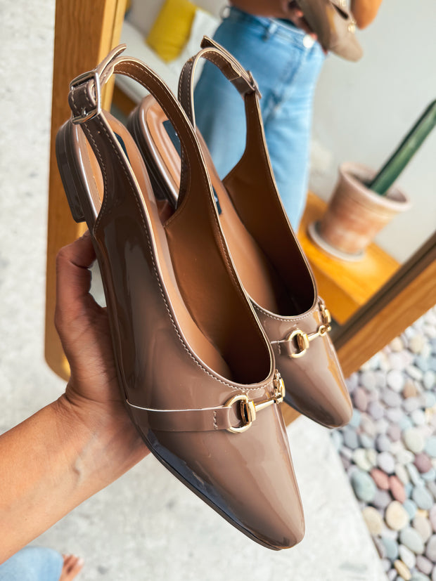 Slingback Flats Taupe Charol Hebilla dorada