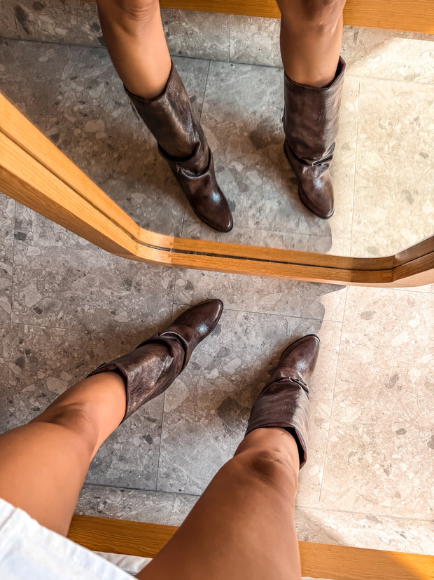 Slouchy Padlock Boots Chocolate Cortas