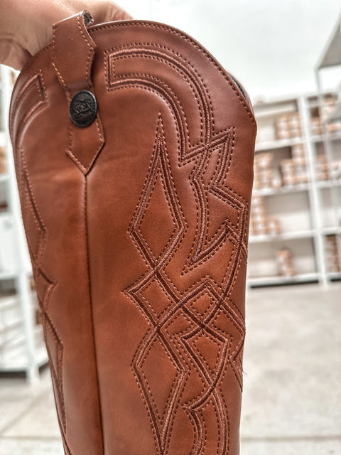 Castaña Noble | Botas Cowboy con Bordado Elegante y Acabado Pulido
