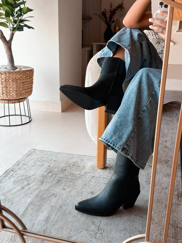 Dorian Black Boots