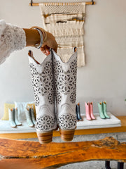 Texas Boots de Piel Blancas con diseño calado
