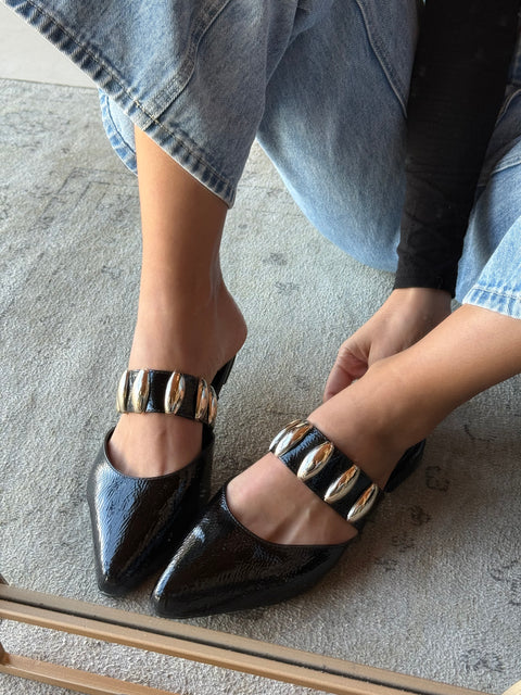 Dakota Black Charol Mules