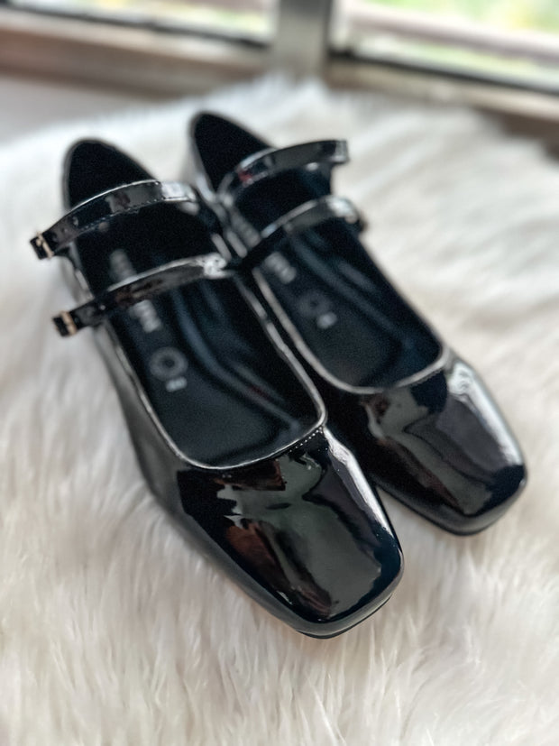 Alexandra Shiny Black Flats
