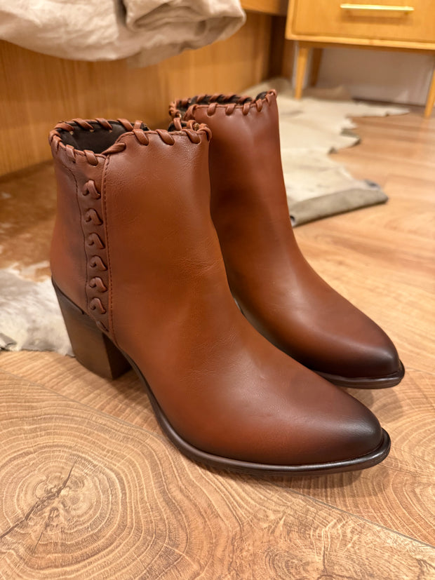 Routs Short Camel Boots