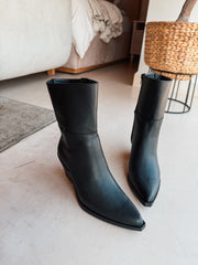 Dorian Black Boots