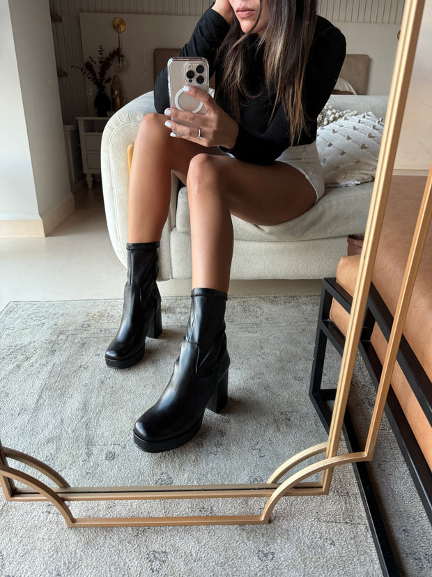 Sedona Short Lisa Black Boots