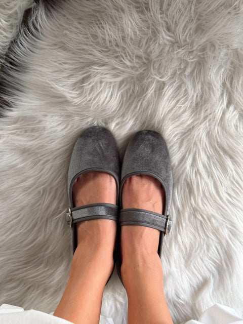Baltimore Strap Grey Flats