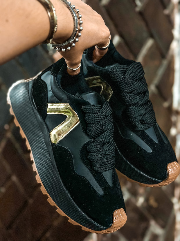 Valkiria Black & Gold Sneakers