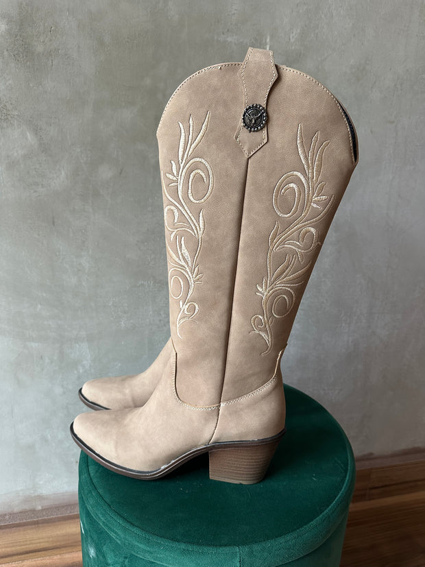 Antigua Boots Bordado flores Beige