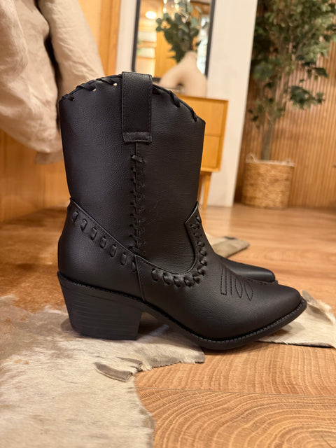 Nevada Black Boots