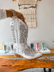 Texas Boots de Piel Blancas con diseño calado