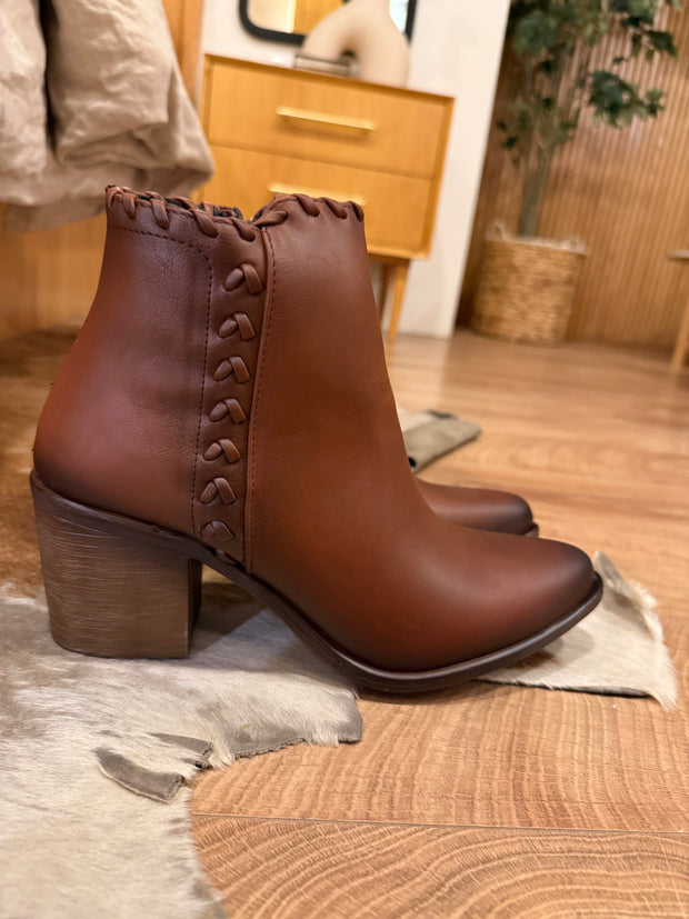 Routs Short Camel Boots