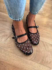 Black Dots Flats