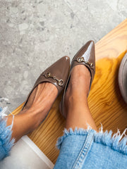 Slingback Flats Taupe Charol Hebilla dorada