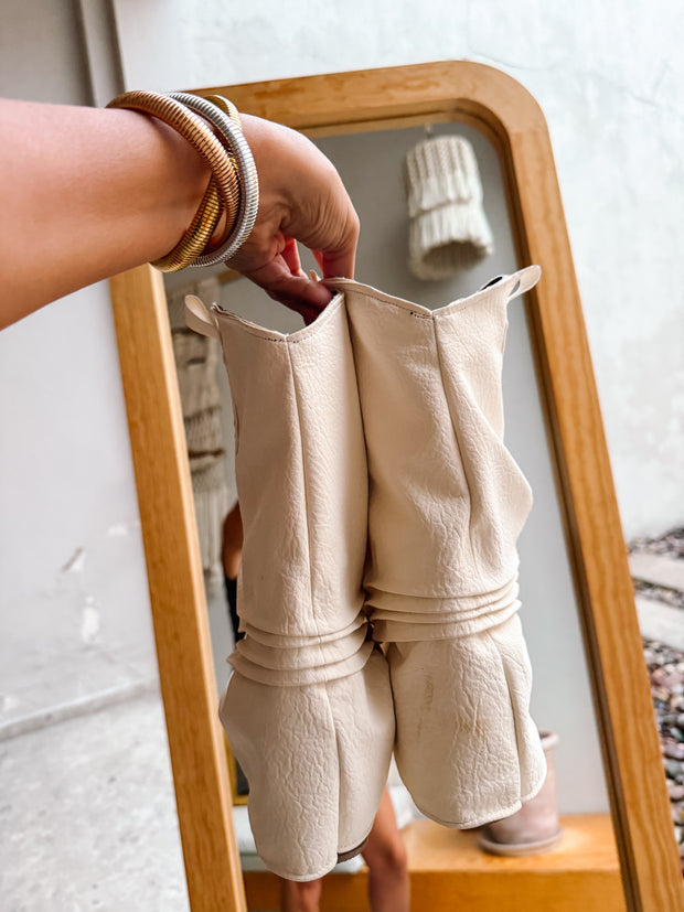 Old Hood Ivory Boots