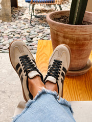 Black franjas tipo piel Sneakers Sporty