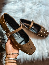 Snow Studs Green Flats