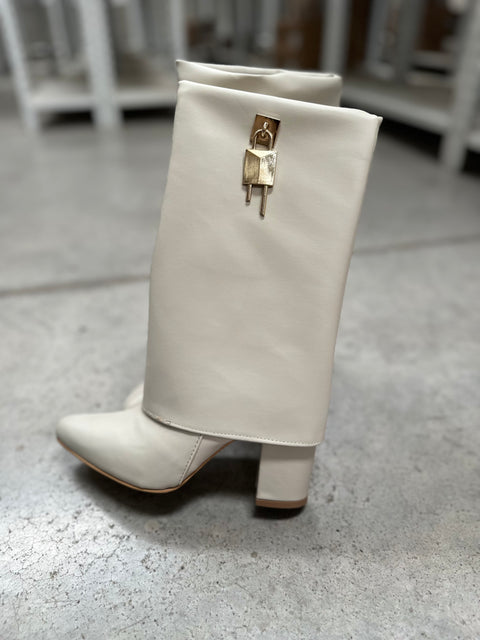 Valle Padlock Boots White