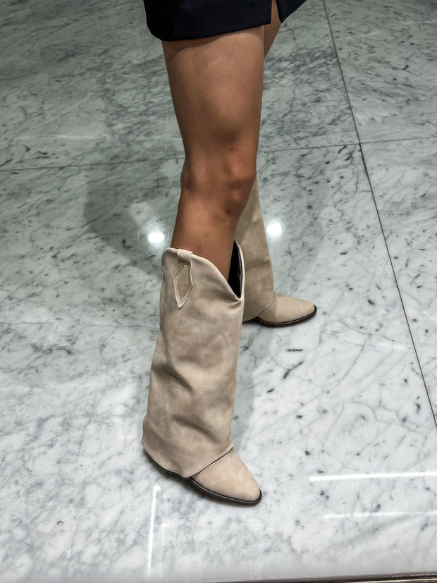 Long Hood Linen Boots