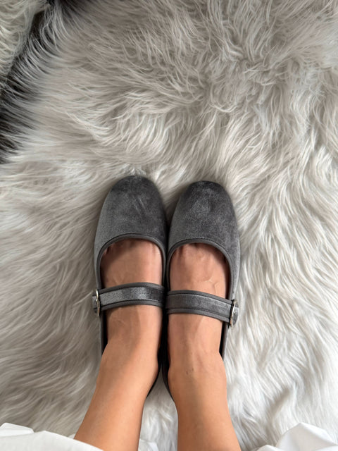 Baltimore Strap Grey Flats