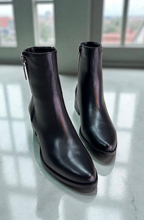 Aspen Black Boots