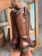 Eagle Studs Boots Camel