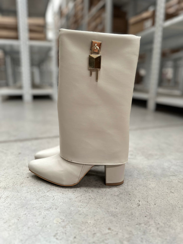 Valle Padlock Boots White
