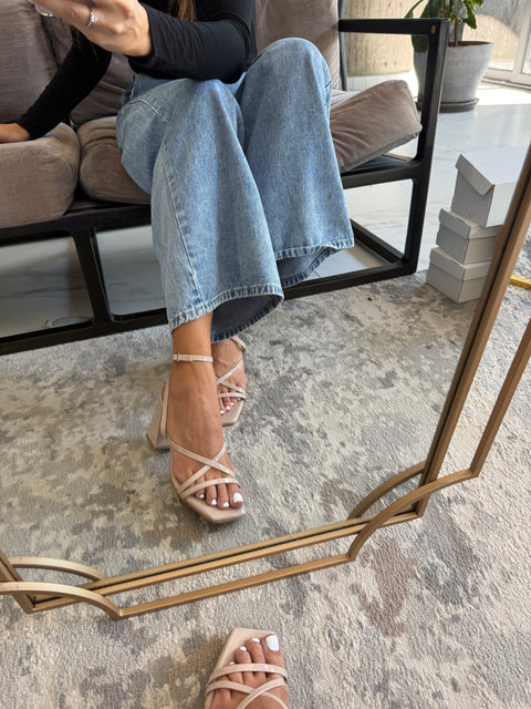 Miami Nude Charol Heels Doble estilo