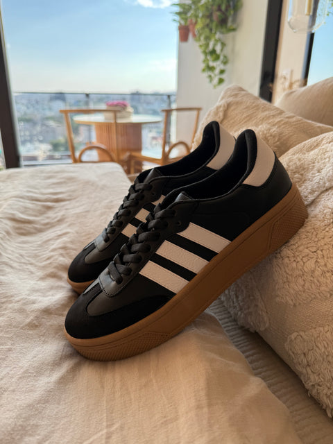 Milan Black Sneakers