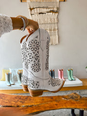 Texas Boots de Piel Blancas con diseño calado