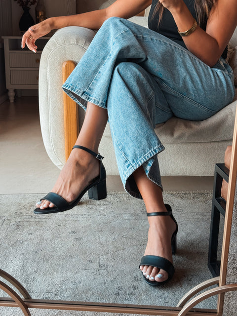 New Kicker Ancle Black Heels