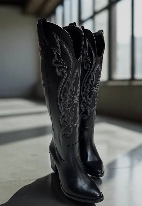 Dutton Black Boots