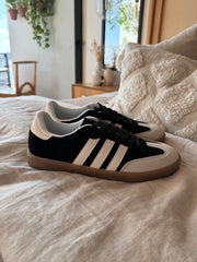 Sporty Black White Point  Sneakers