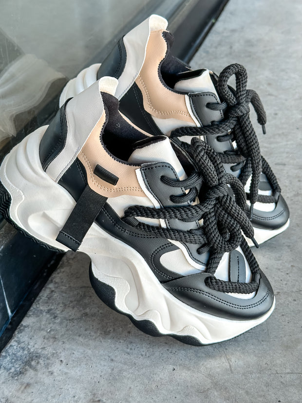 Manhattan Latte & Black Sneakers
