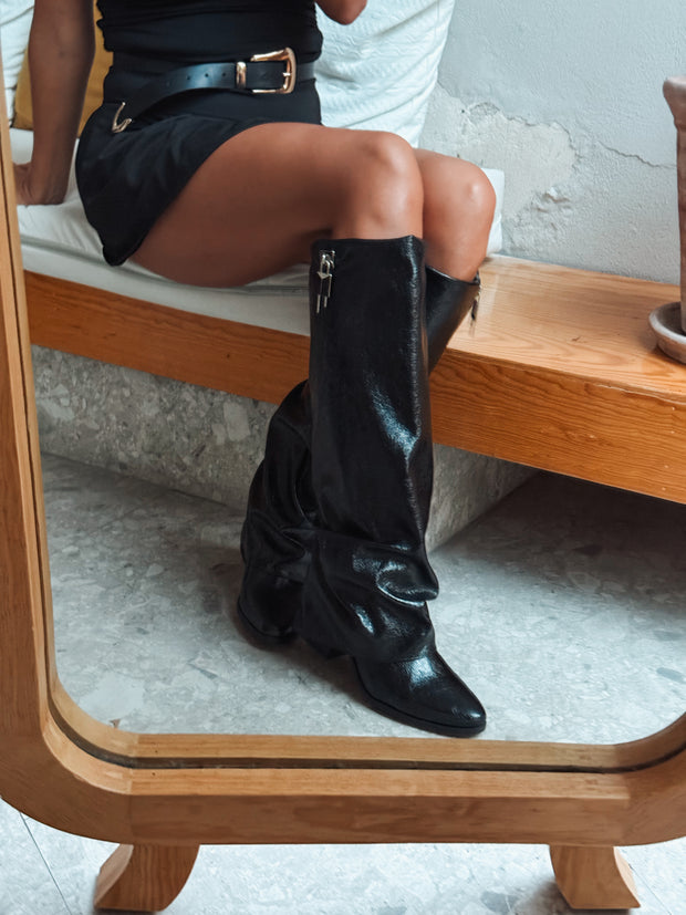 Slouchy Padlock Boots Negro